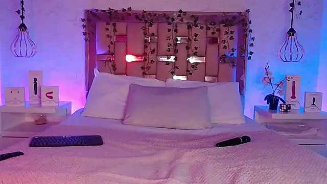 GigiVolkova online show from 09/15/25, 06:41