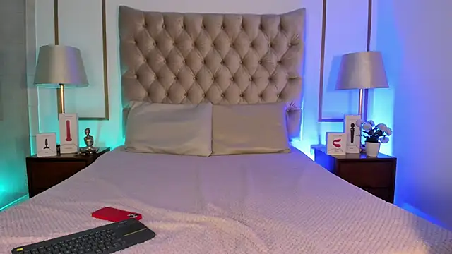 GigiVolkova online show from 10/25/25, 03:58