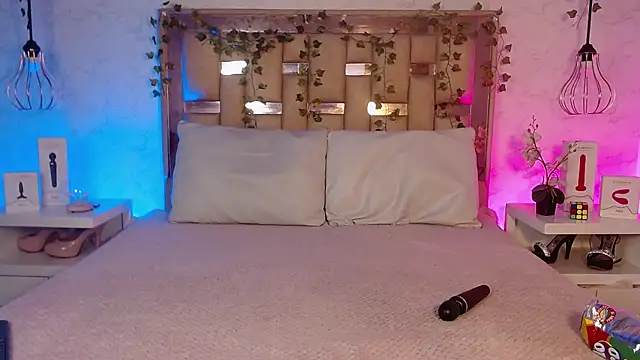 GigiVolkova online show from 12/15/25, 07:29