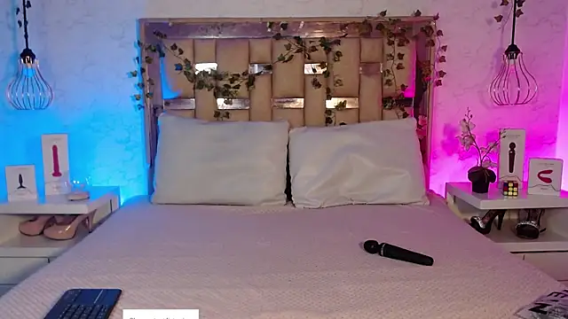 GigiVolkova online show from 12/18/25, 08:04