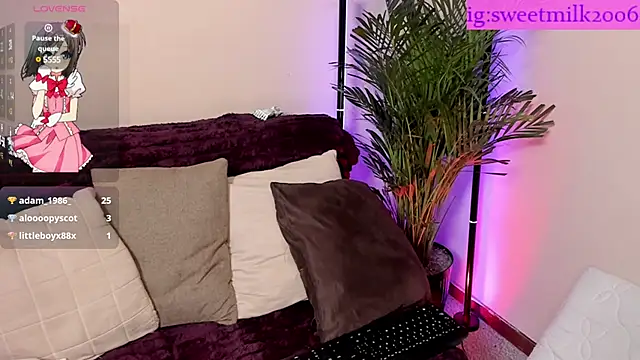 Snapshot of sweetmilk2006 chatting on 03/12/25, 12:26 sweetmilk2006 online show from 03/12/25, 12:26