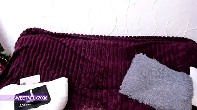 Snapshot of sweetmilk2006 chatting on 10/01/25, 05:30 sweetmilk2006 online show from 10/01/25, 05:30