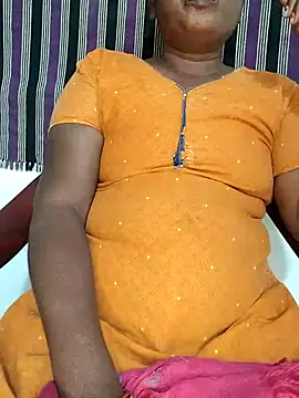 Snapshot of Indiandolly23 chatting on 03/01/25, 06:11 Indiandolly23 online show from 03/01/25, 06:11