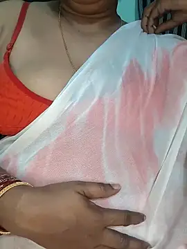 Snapshot of Indiandolly23 chatting on 03/15/26, 04:29 Indiandolly23 online show from 03/15/26, 04:29