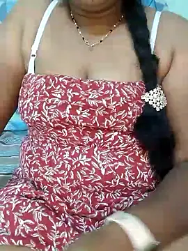 Snapshot of Indiandolly23 chatting on 03/24/26, 04:01 Indiandolly23 online show from 03/24/26, 04:01