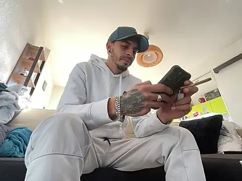 Rebeu313 online show from 12/27/24, 01:28