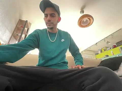 Rebeu313 online show from 01/24/25, 01:14