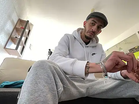 Rebeu313 online show from 03/05/25, 02:34