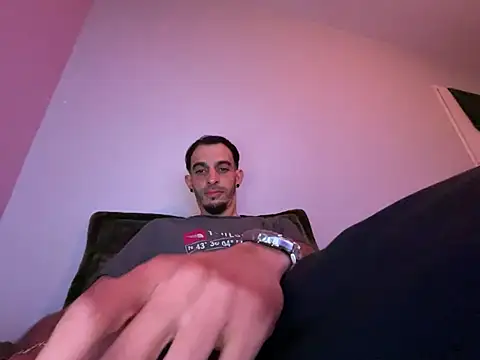 Rebeu313 online show from 03/22/26, 01:09