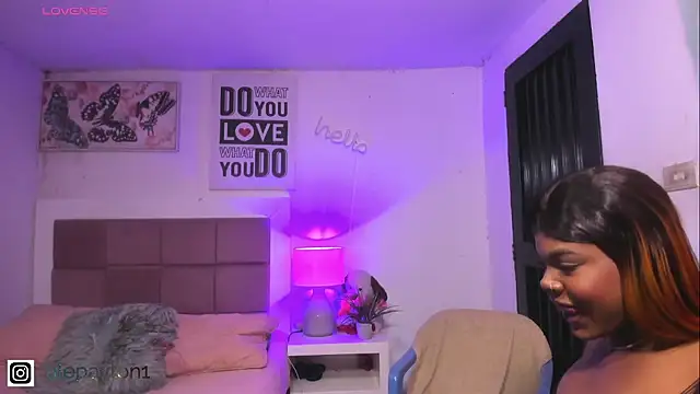 Alexa paytom1 online show from 10/25/25, 04:20