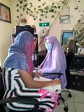 Snapshot of NAJWA-ARAB chatting on 12/13/24, 02:38 NAJWA-ARAB online show from 12/13/24, 02:38