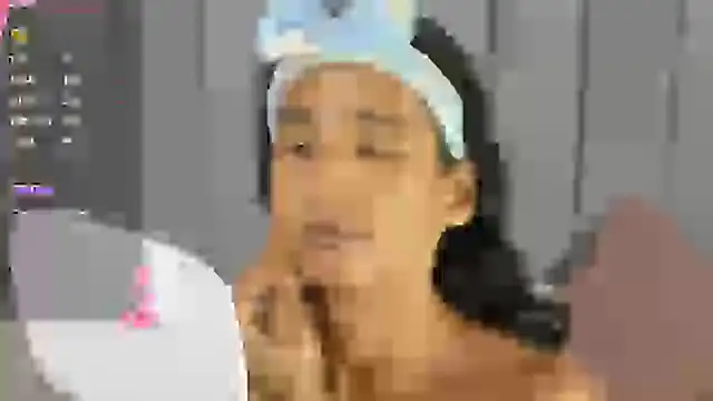 skyyfoxpraga online show from 01/26/25, 04:09