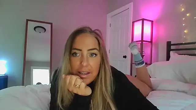 Snapshot of sunshinekisses chatting on 01/20/25, 08:40 sunshinekisses online show from 01/20/25, 08:40