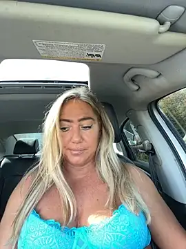 Snapshot of sunshinekisses chatting on 10/11/25, 05:33 sunshinekisses online show from 10/11/25, 05:33