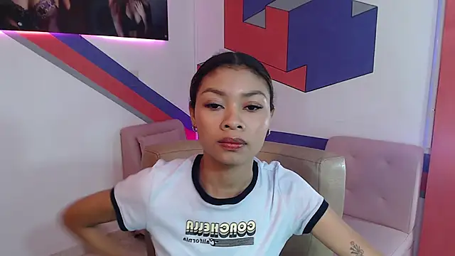 Perla prg online show from 01/04/25, 07:44