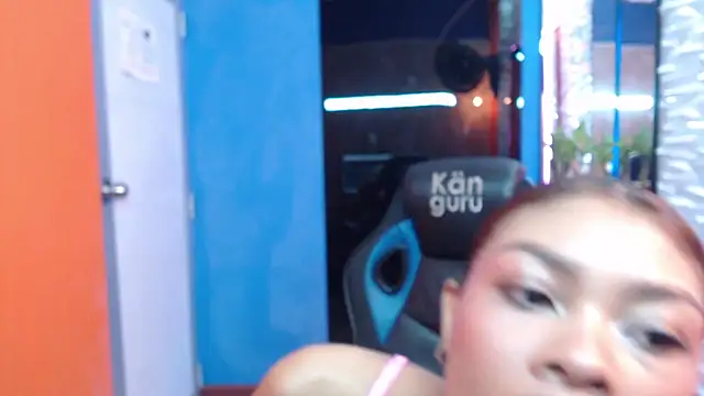 Perla prg online show from 02/28/25, 12:09