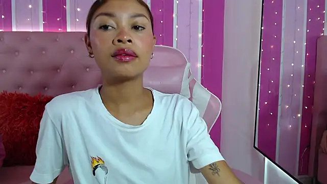 Perla prg online show from 03/15/25, 01:40