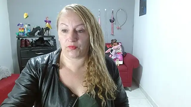 Snapshot of emperabigbootybigass chatting on 02/03/25, 12:14 emperabigbootybigass online show from 02/03/25, 12:14