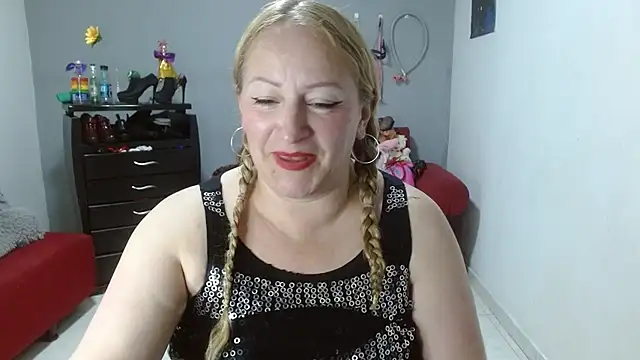 Snapshot of emperabigbootybigass chatting on 02/06/25, 03:20 emperabigbootybigass online show from 02/06/25, 03:20
