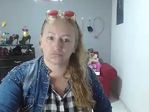 Snapshot of emperabigbootybigass chatting on 02/13/25, 12:43 emperabigbootybigass online show from 02/13/25, 12:43
