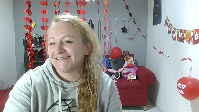 Snapshot of emperabigbootybigass chatting on 02/17/25, 12:27 emperabigbootybigass online show from 02/17/25, 12:27