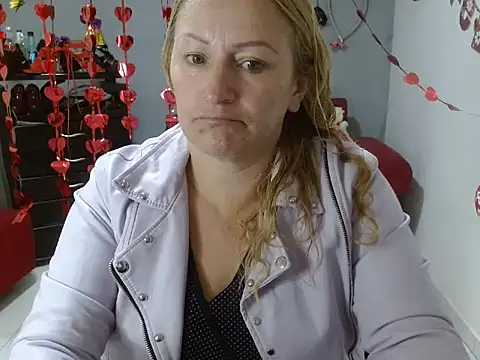 Snapshot of emperabigbootybigass chatting on 02/18/25, 12:39 emperabigbootybigass online show from 02/18/25, 12:39