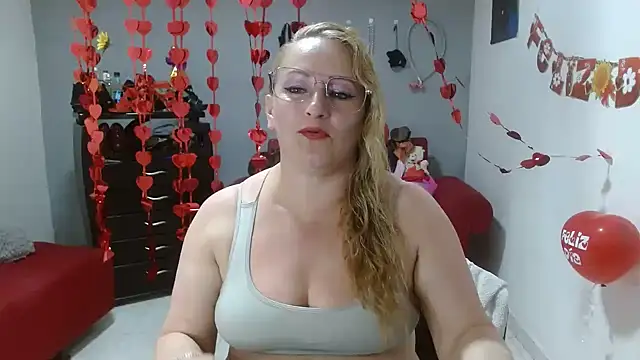 Snapshot of emperabigbootybigass chatting on 02/18/25, 03:43 emperabigbootybigass online show from 02/18/25, 03:43