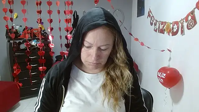 Snapshot of emperabigbootybigass chatting on 02/20/25, 12:47 emperabigbootybigass online show from 02/20/25, 12:47