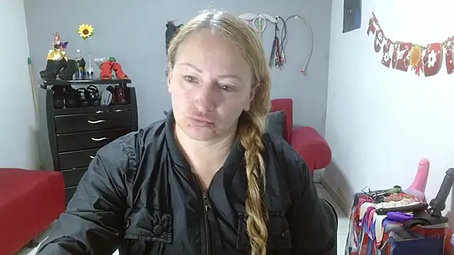Snapshot of emperabigbootybigass chatting on 03/18/25, 12:14 emperabigbootybigass online show from 03/18/25, 12:14