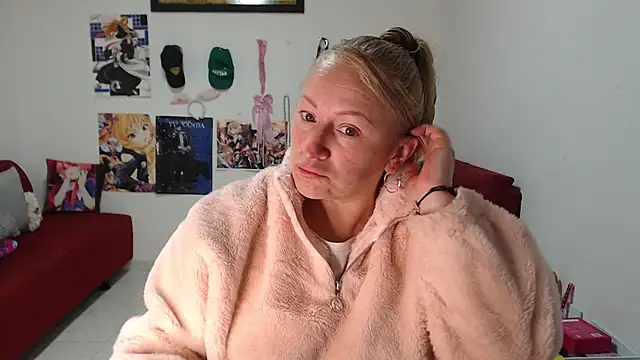 Snapshot of emperabigbootybigass chatting on 09/19/25, 12:17 emperabigbootybigass online show from 09/19/25, 12:17