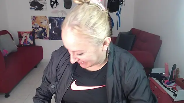 Snapshot of emperabigbootybigass chatting on 10/15/25, 12:16 emperabigbootybigass online show from 10/15/25, 12:16