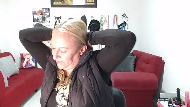 Snapshot of emperabigbootybigass chatting on 10/20/25, 12:16 emperabigbootybigass online show from 10/20/25, 12:16