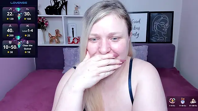 AnnaXCherri online show from 11/17/25, 03:23