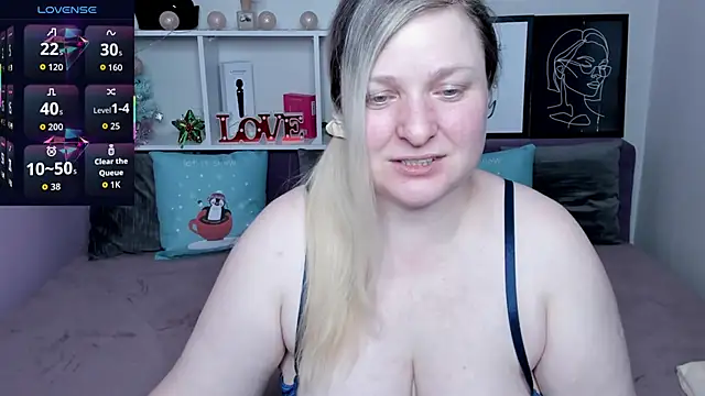 AnnaXCherri online show from 12/23/25, 02:31