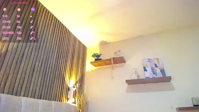 ashlye hill online show from 10/14/25, 04:24