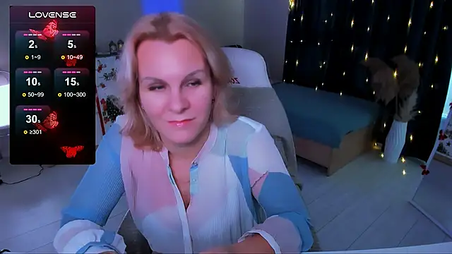 Snapshot of Louisa_Bay chatting on 01/04/25, 11:54 Louisa Bay online show from 01/04/25, 11:54