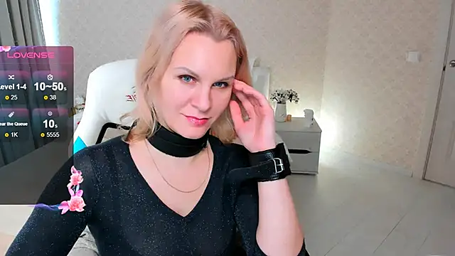 Snapshot of Louisa_Bay chatting on 02/04/25, 11:05 Louisa Bay online show from 02/04/25, 11:05