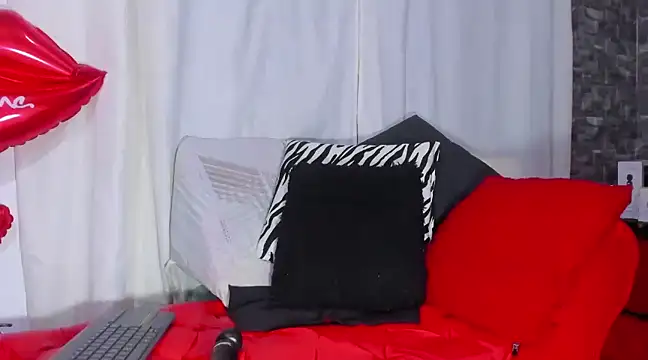 Xiomara-Suarez online show from 02/25/25, 06:31