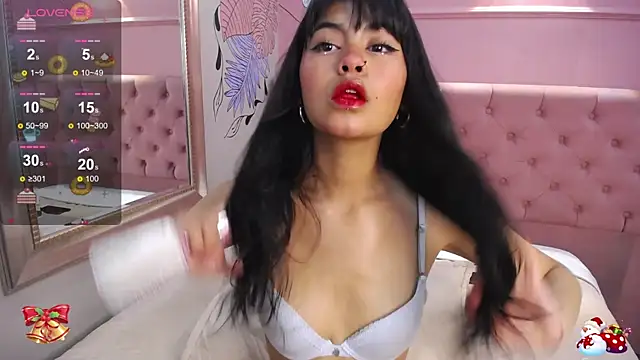 Snapshot of MadameDamn chatting on 12/06/24, 12:05 MadameDamn online show from 12/06/24, 12:05