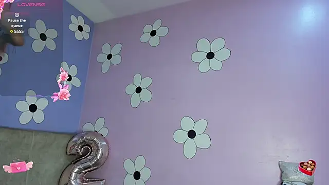 Snapshot of MadameDamn chatting on 01/13/25, 03:36 MadameDamn online show from 01/13/25, 03:36