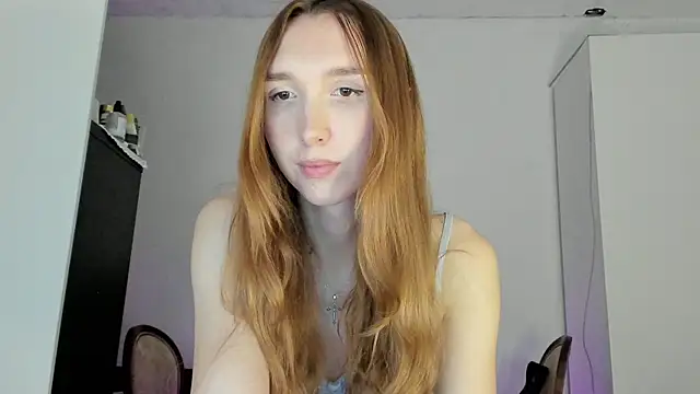 Snapshot of LisaIcon chatting on 10/04/25, 09:35 LisaIcon online show from 10/04/25, 09:35