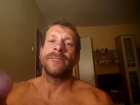 Snapshot of DonCristian chatting on 10/18/25, 01:52 DonCristian online show from 10/18/25, 01:52