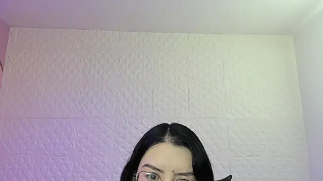 Snapshot of Violetaa_diazz chatting on 09/18/25, 09:06 Violetaa diazz online show from 09/18/25, 09:06