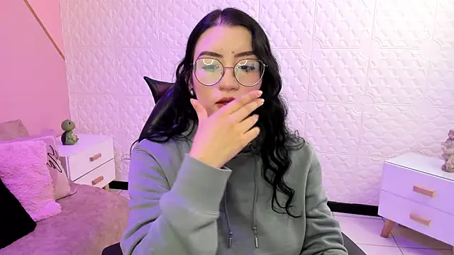 Violetaa diazz online show from 11/18/25, 09:19