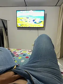 ANYLU19 online show from 11/25/25, 03:17