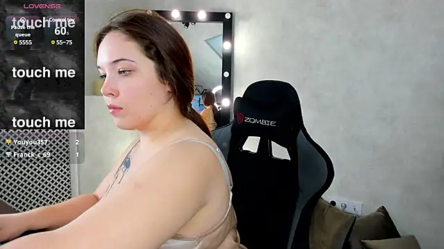 Snapshot of Aliisson_Edwards chatting on 02/04/25, 03:33 Aliisson Edwards online show from 02/04/25, 03:33