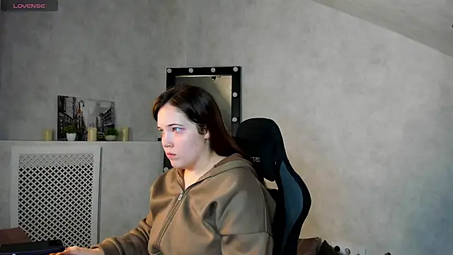 Snapshot of Aliisson_Edwards chatting on 02/07/25, 12:53 Aliisson Edwards online show from 02/07/25, 12:53