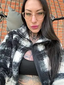 MeganWitch online show from 04/26/26, 12:03