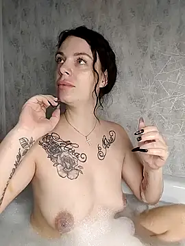 Lola Hale online show from 01/30/25, 08:53