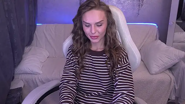 KiraGrayy online show from 11/03/25, 01:45